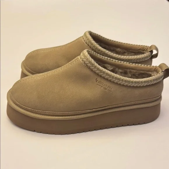 COPY - NWT Tan Clog-Style Mules with Padded Collar size 10 - Picture 2 of 5